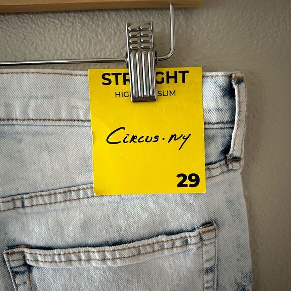 NWT Circus NY High Rise Slim Straight Bleached Denim Jeans Size 29 - Picture 5 of 6